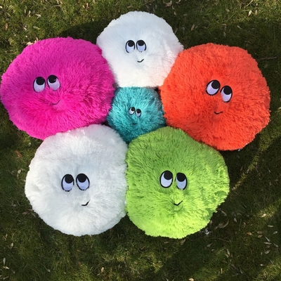 24' diameter opblaasbaar grappig gezicht harige bal met ogen polyester buitenste huid voor de lol