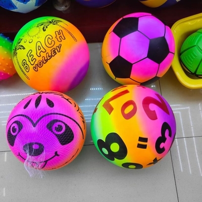 PVC-opblaasbare regenboogbal met een springpatroon 60g 70g 80g 90g 100g