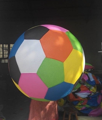 Opblaasbaar ontwerp 40cm Sport voetbal speelgoed voor kinderen Stof strandballen OEM ODM aanvaard
